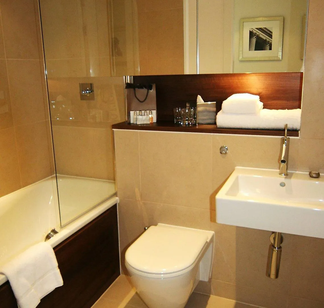 Marlin Canary Wharf London 4*,